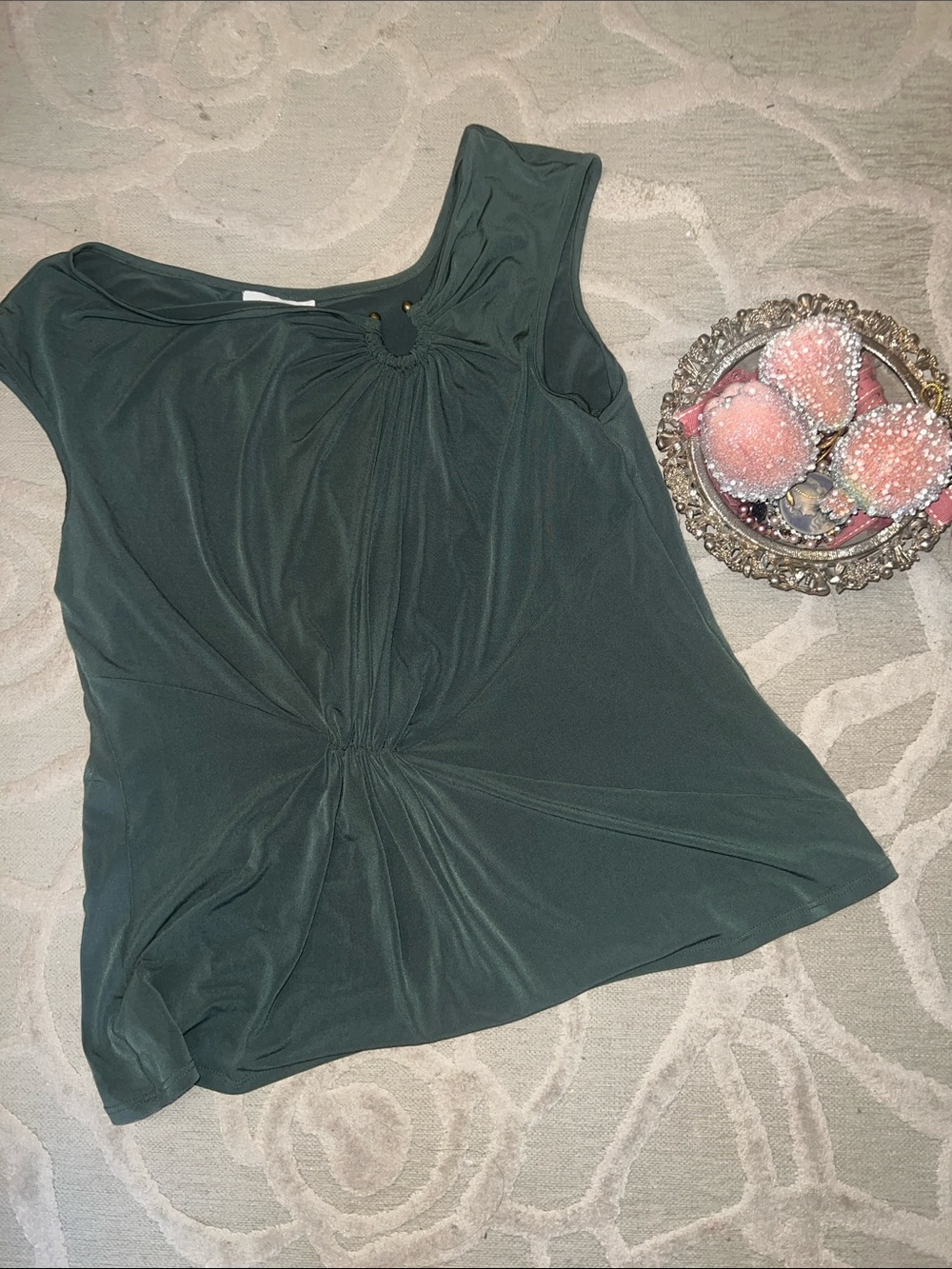 NWT🌷LAUNDRY BY SHEI SEGAL🌷Olive green asymmetrical neck sleeveless top
